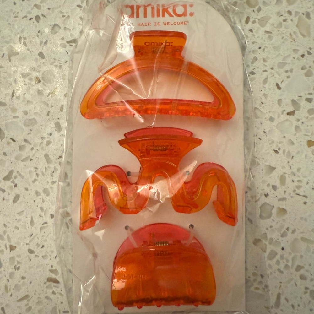 Set of 3 amika Hair Claw Clips, NWT